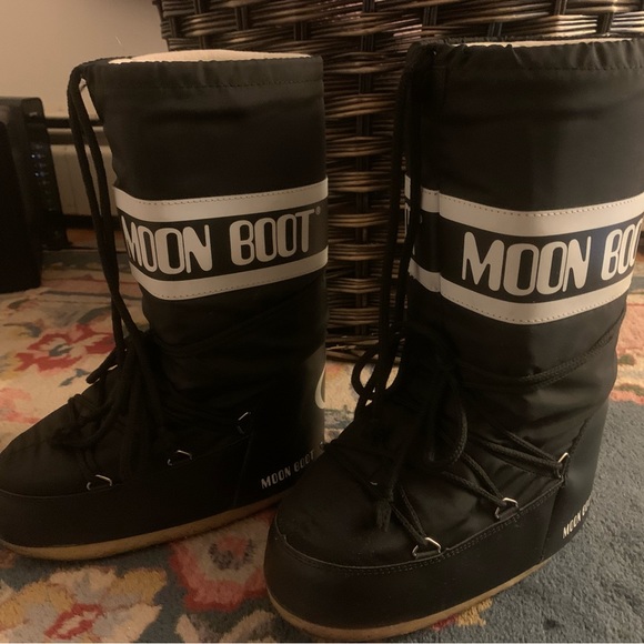 BLACK MOON BOOTS - Picture 1 of 8